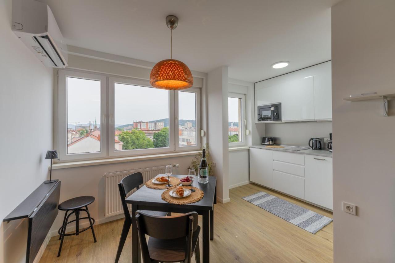 Elegant Tour As Studio Gilly With Open Views And A Balcony In The Center לובליאנה מראה חיצוני תמונה