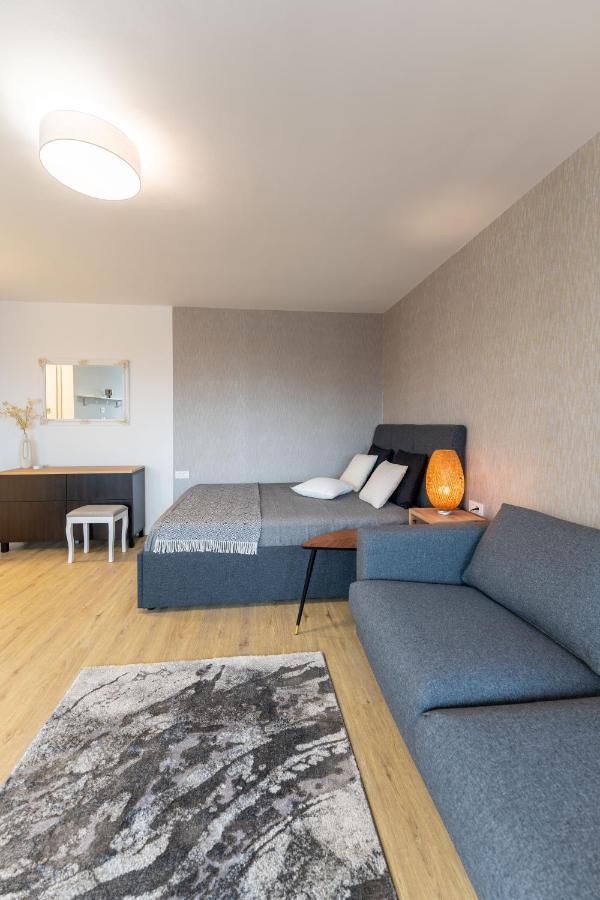 Elegant Tour As Studio Gilly With Open Views And A Balcony In The Center לובליאנה מראה חיצוני תמונה
